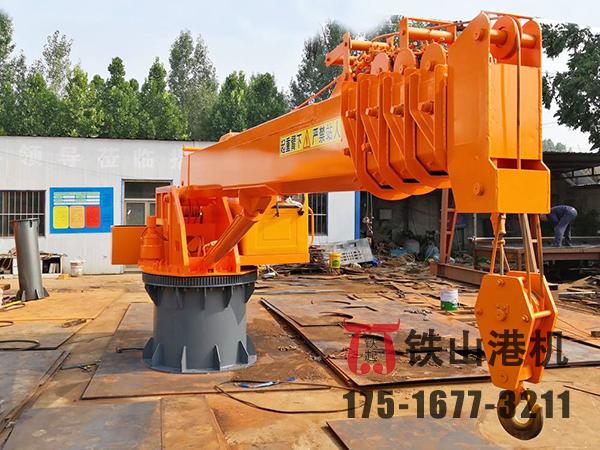 江西新余甲板起重機(jī)廠家船用起重機(jī)如何進(jìn)行裝卸貨物？